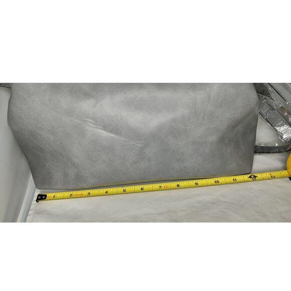 Elle & Jae Gypset Gray Purse Crossbody Handbag 3D Floral NWT Vegan Leather - Picture 8 of 9